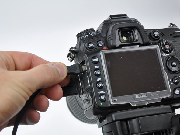 Selecting Professional Camera Equipment, Creating Sharp Images: step 6, image 2 of 3