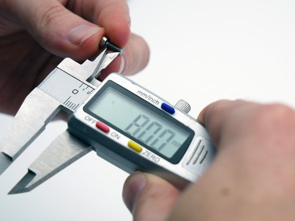 This is how to correctly measure a screw.