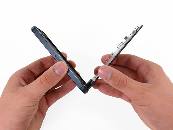 iPhone 5 Power Button Replacement: step 9, image 2 of 3