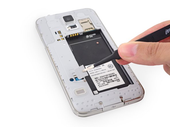 Samsung Galaxy S5 Display Assembly Replacement: step 5, image 3 of 3