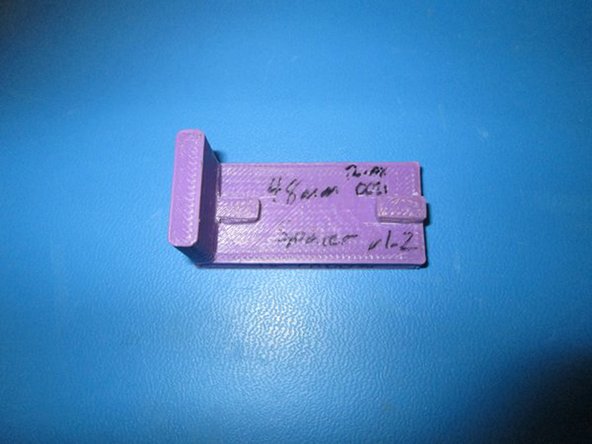 Feed tube holder Extrusion, 500mm Black, not tapped Extrusion, 500mm Black, tapped on one end M5 x 10 SHCS M5 x 14 SHCS M5 Washer M5 T-nuts