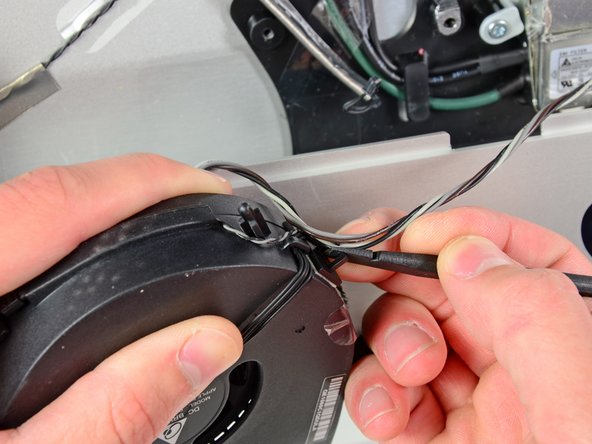 iMac Intel 21.5" EMC 2428 CPU Fan Replacement: step 46, image 2 of 2