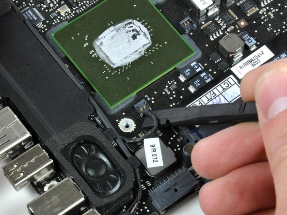 MacBook Unibody Model A1278 Logic Board Replacement: step 32, image 1 of 1
