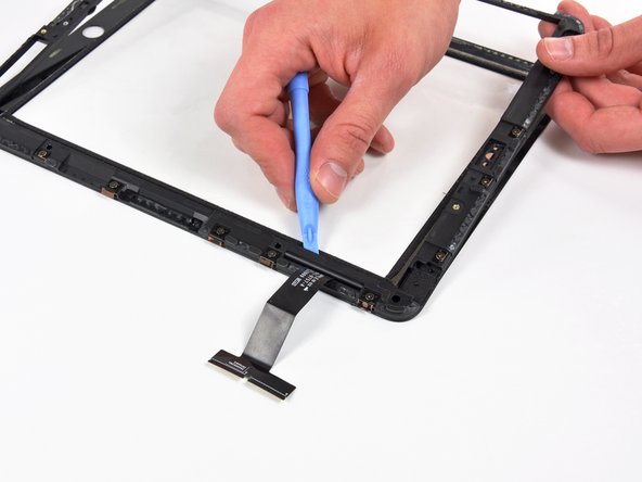 iPad Wi-Fi Display Frame Replacement: step 31, image 2 of 2