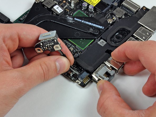 MacBook Pro 13" Unibody Mid 2009 DC-In Board Replacement: step 20, image 1 of 1