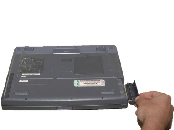 Sony VAIO PCG-933A Battery Replacement: step 2, image 2 of 3