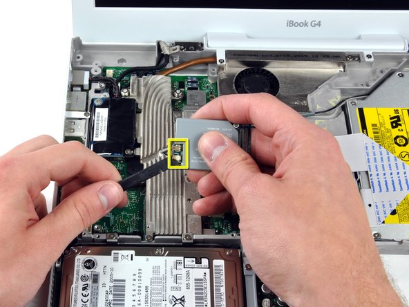 iBook G4 14" 1.42 GHz AirPort Extreme Card Replacement: step 33, image 1 of 1