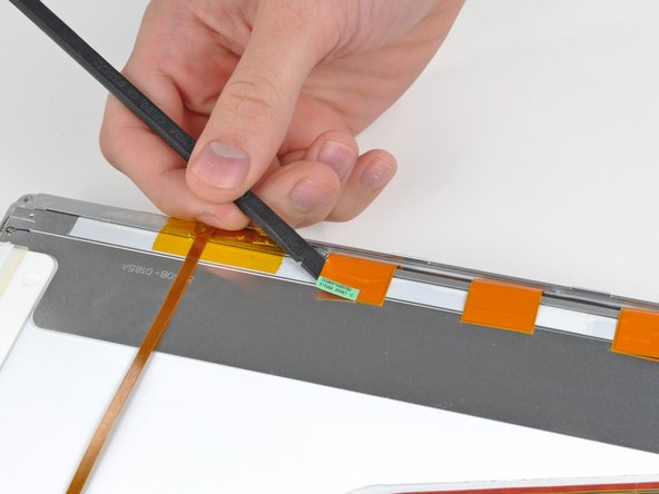 MacBook Pro 17" Models A1151 A1212 A1229 and A1261 Antenna Cables Replacement: step 25, image 1 of 1