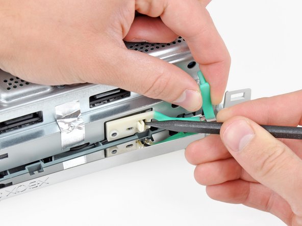 Xbox 360 GPU Heat Sink Replacement: step 26, image 1 of 2