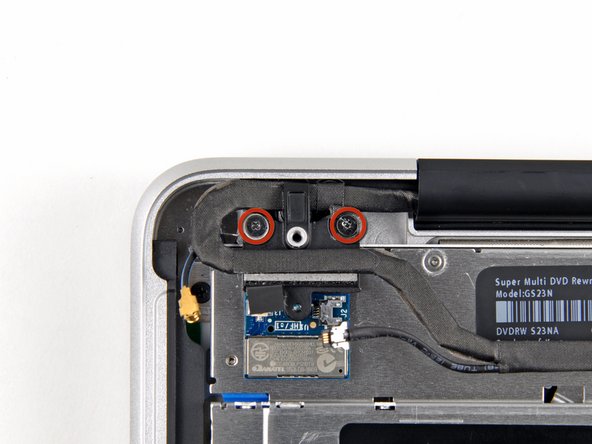 MacBook Pro 15" Unibody Mid 2009 LCD Replacement: step 11, image 1 of 2