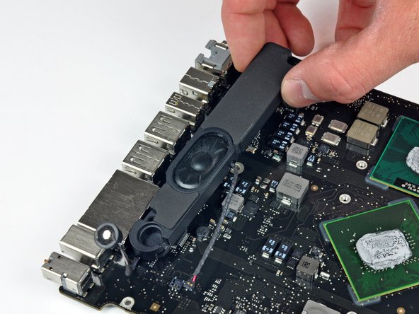 MacBook Pro 15" Unibody 2.53 GHz Mid 2009 Logic Board Replacement: step 31, image 1 of 1