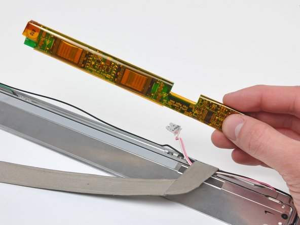 PowerBook G4 Aluminum 17" 1-1.67 GHz LCD Replacement: step 10, image 2 of 2