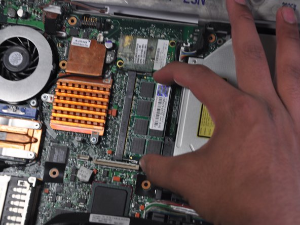 HP Compaq NC6120 CD Drive Replacement: step 14, image 1 of 1