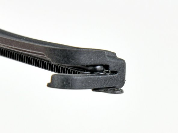 MacBook Air 13" Late 2010 Logic Board Replacement: step 35, image 1 of 2