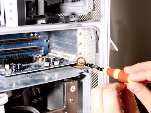 Power Mac G5 Graphics Card Replacement: step 6, image 2 of 2