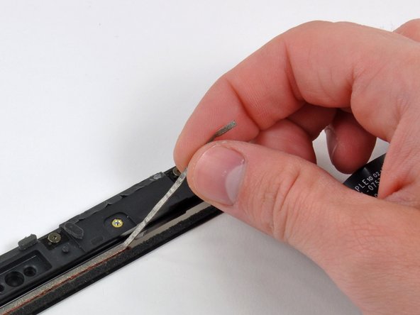 iPad 3G LCD Replacement: step 23, image 1 of 1