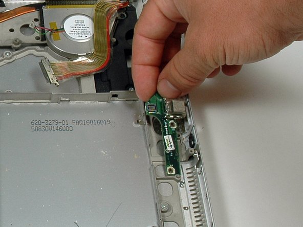 PowerBook G4 Aluminum 15" 1.67 GHz Right USB Board Replacement: step 27, image 1 of 1