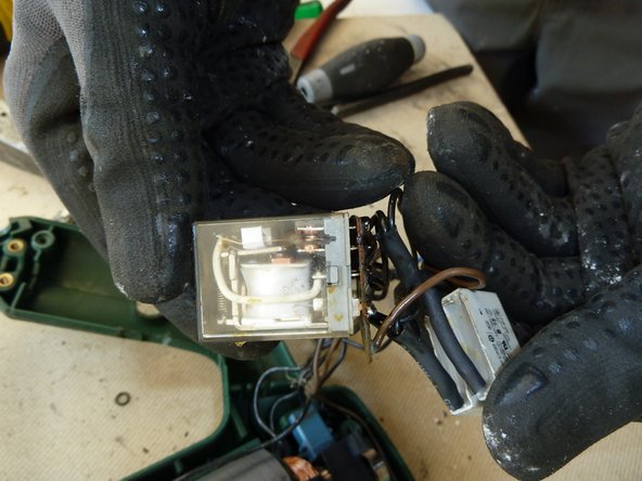 Hedge Trimmer: step 10, image 1 of 1