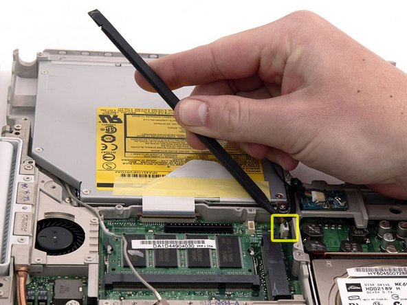 iBook G4 12" 800 MHz-1.2 GHz Bluetooth Replacement: step 37, image 1 of 1