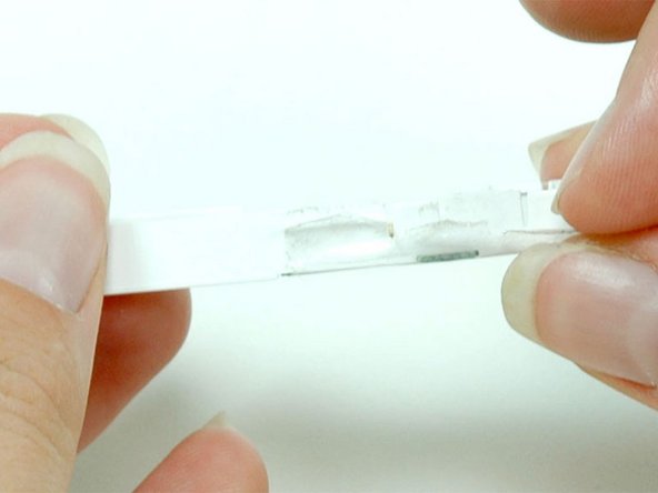 iPod Shuffle 1st Generation Memory Board Replacement: step 17, image 1 of 1