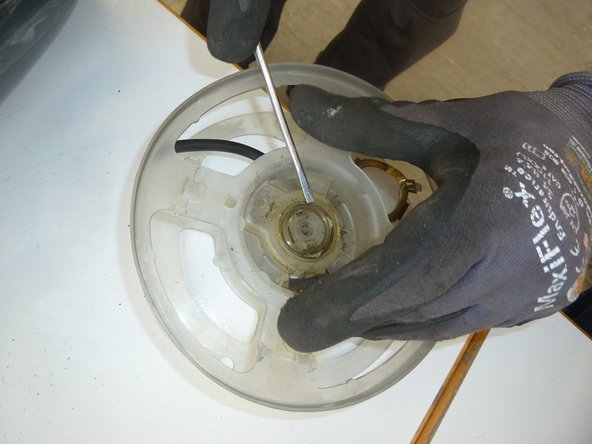 Vacuum Cleaner: step 9, image 1 of 1