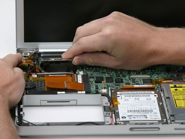 PowerBook G4 Aluminum 15" 1-1.5 GHz Left Fan Replacement: step 17, image 1 of 1