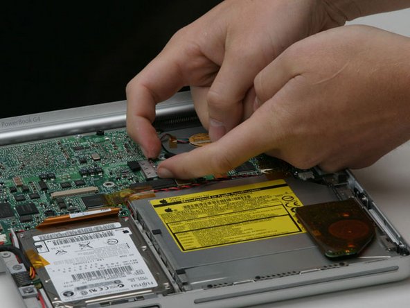 PowerBook G4 Aluminum 15" 1-1.5 GHz Left Clutch Hinge Replacement: step 21, image 1 of 1