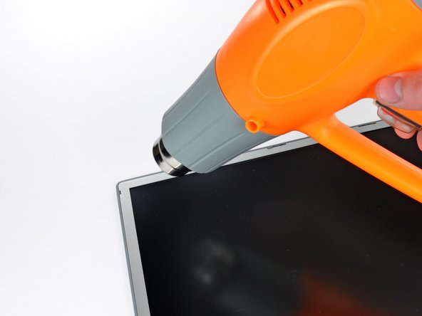 PowerBook G4 Aluminum 17" 1.67 GHz (High-Res) Front Display Bezel Replacement: step 51, image 1 of 1