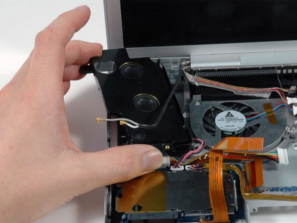 MacBook Pro 17" Models A1151 A1212 A1229 and A1261 Heat Sink Replacement: step 26, image 1 of 1