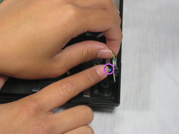 Disassembling IBM ThinkPad A30 Speakers: step 25, image 1 of 2