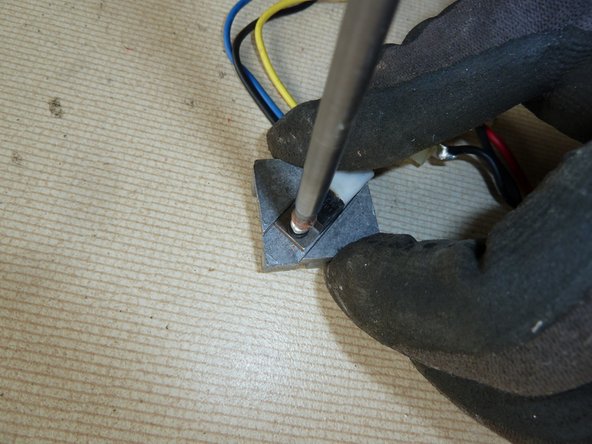 Power Screwdriver (with exchangeable battery pack): step 3, image 3 of 3