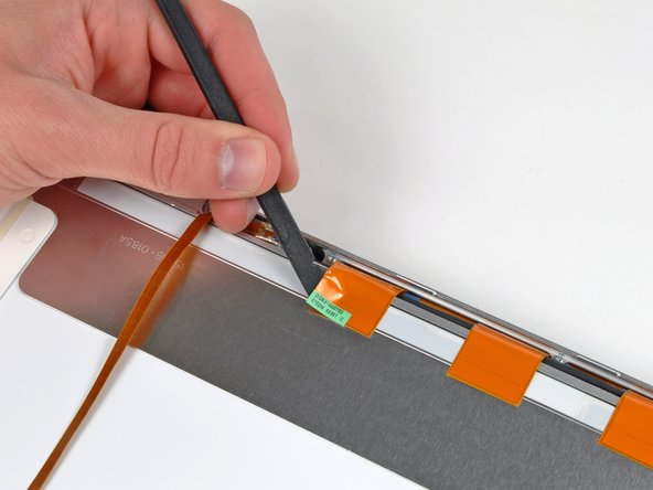 MacBook Pro 17" Models A1151 A1212 A1229 and A1261 LCD Replacement: step 24, image 1 of 1