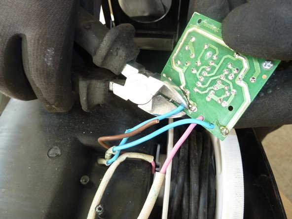 Vacuum Cleaner: step 11, image 3 of 3