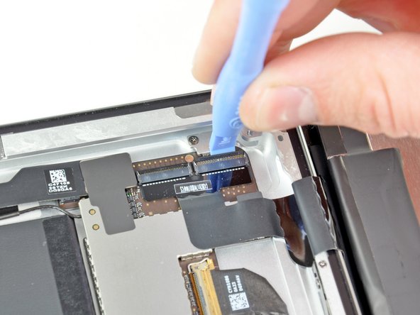 iPad 2 GSM Home Button Control Board Replacement: step 29, image 1 of 2