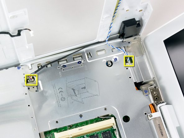 iBook G4 14" 1.42 GHz Display Replacement: step 27, image 1 of 1