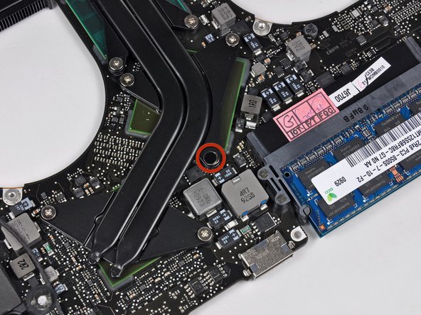 MacBook Pro 15" Unibody Mid 2009 Heat Sink Replacement: step 28, image 1 of 1
