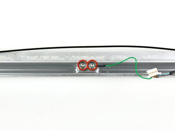 PowerBook G4 Aluminum 17" 1.67 GHz (High-Res) Front Display Bezel Replacement: step 61, image 1 of 1