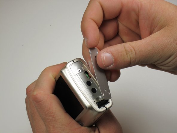 Canon Powershot SD550 Outer Case Replacement: step 4, image 3 of 3