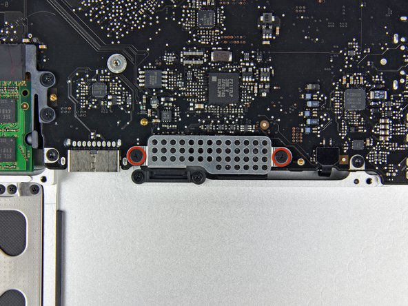 MacBook Pro 15" Unibody 2.53 GHz Mid 2009 Logic Board Replacement: step 16, image 1 of 2