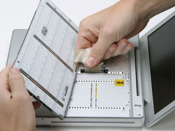 PowerBook G4 Aluminum 12" 867 MHz Keyboard Replacement: step 8, image 1 of 1