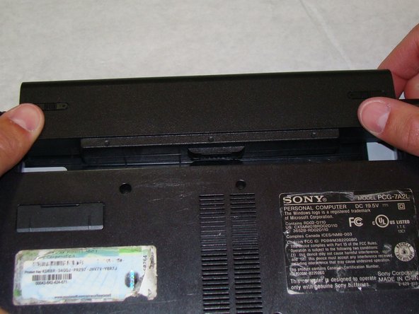 Sony Vaio PCG-7A2L RAM Cover Replacement: step 3, image 1 of 2