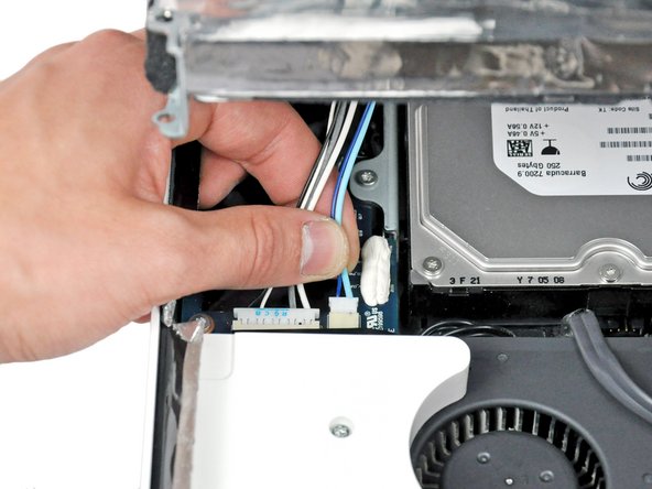 iMac Intel 20" EMC 2105 and 2118 Hard Drive Fan Replacement: step 14, image 1 of 2