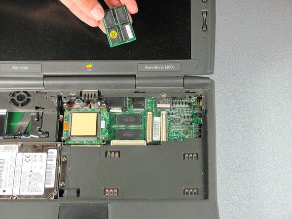 Macintosh PowerBook 1400 Series RAM Replacement: step 24, image 1 of 1