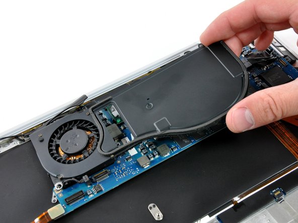 MacBook Air Models A1237 and A1304 Heat Sink Replacement: step 17, image 1 of 1
