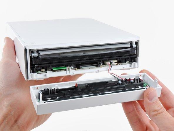 Nintendo Wii Outer Case Replacement: step 6, image 1 of 2