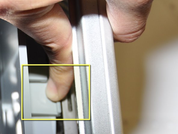 Power Mac G5 Bottom Right Cooling Fan Unit Replacement: step 9, image 2 of 2