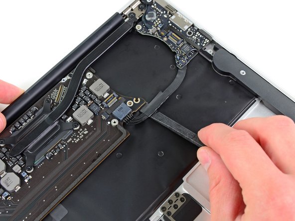 MacBook Air 11" Mid 2011 I/O Board Replacement: step 14, image 1 of 2
