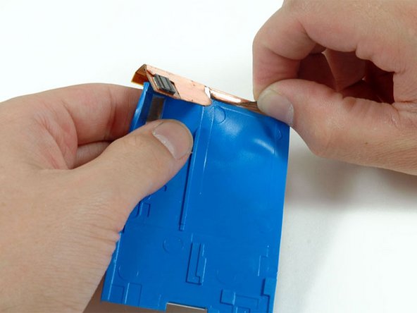 iPod 3rd Generation Hard Drive Cable Replacement: step 12, image 1 of 1