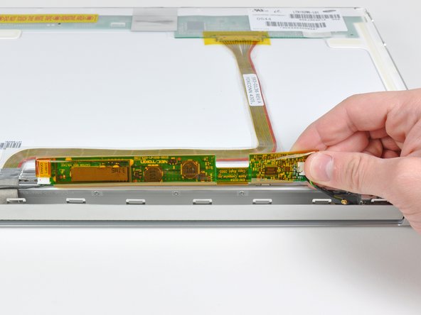 PowerBook G4 Aluminum 15" 1.67 GHz LCD Replacement: step 13, image 2 of 2