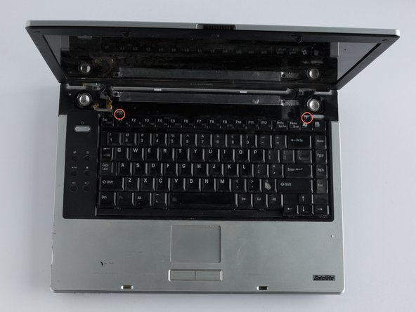 Toshiba Satellite M45 Speakers Replacement: step 7, image 1 of 3